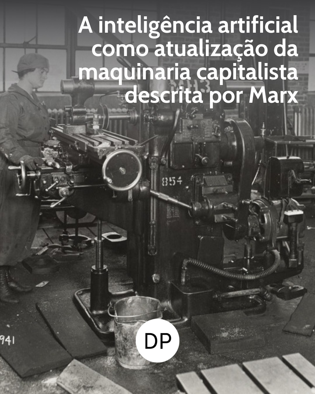 IA à luz de Marx - A inteligência artificial não inaugura um novo sistema: ela atualiza a maquinaria descrita por Marx em chave algorítmica. Em sua nova coluna para o DPolitik, nossa colunista Giovanna Canha Crescitelli argumenta que, se a indústria disciplinou o trabalho manual, a IA reorganiza o trabalho cognitivo, intensificando a extração de valor por meio de dados, plataformas e predição. Longe de ruptura, há continuidade histórica: a técnica segue como instrumento de comando, agora mediada por algoritmos e Big Techs.

Leia a coluna gratuitamente no link na nossa bio.